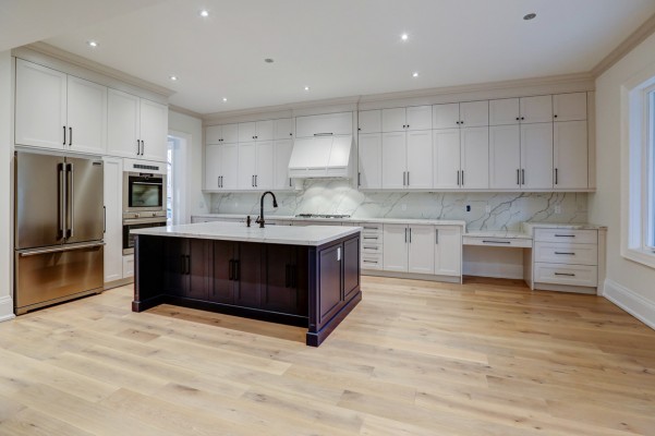luxury houses toronto